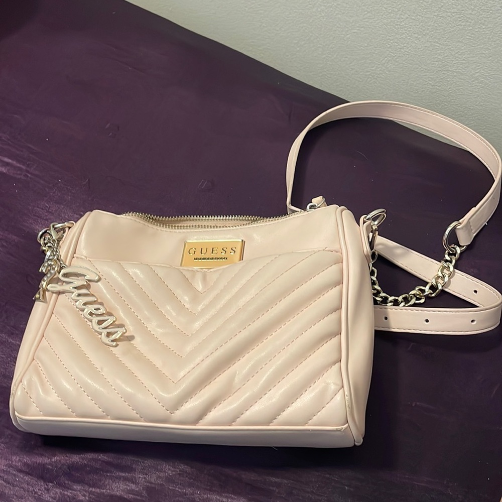great condition guess purse